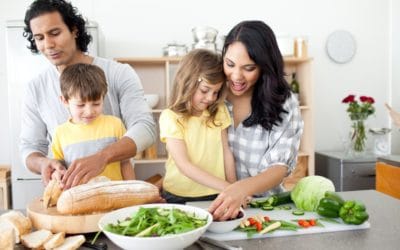 9 hábitos simples de alimentação que tornarão sua família mais saudável
