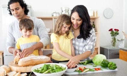 9 hábitos simples de alimentação que tornarão sua família mais saudável