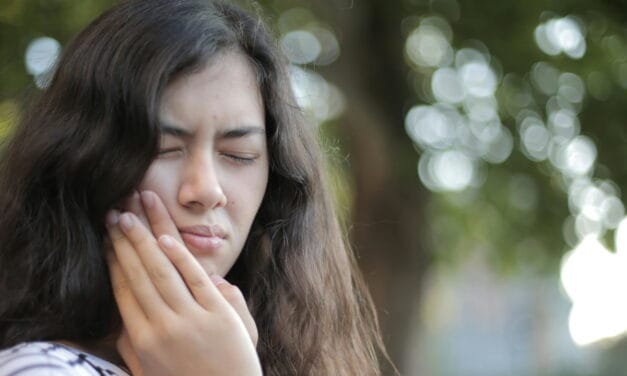 Dor de dente: Como funciona o atendimento 24h dos planos odontológicos?