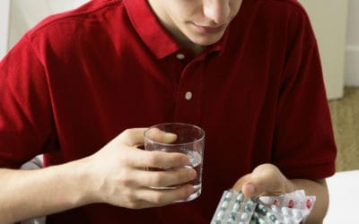 Alerta! Entenda quais são os riscos da automedicação