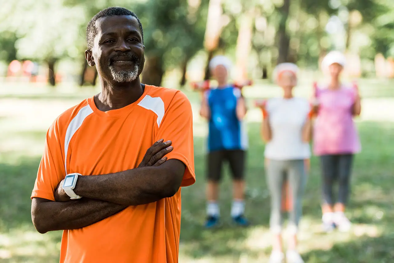 Exercício físico na terceira idade: benefícios do corpo à mente