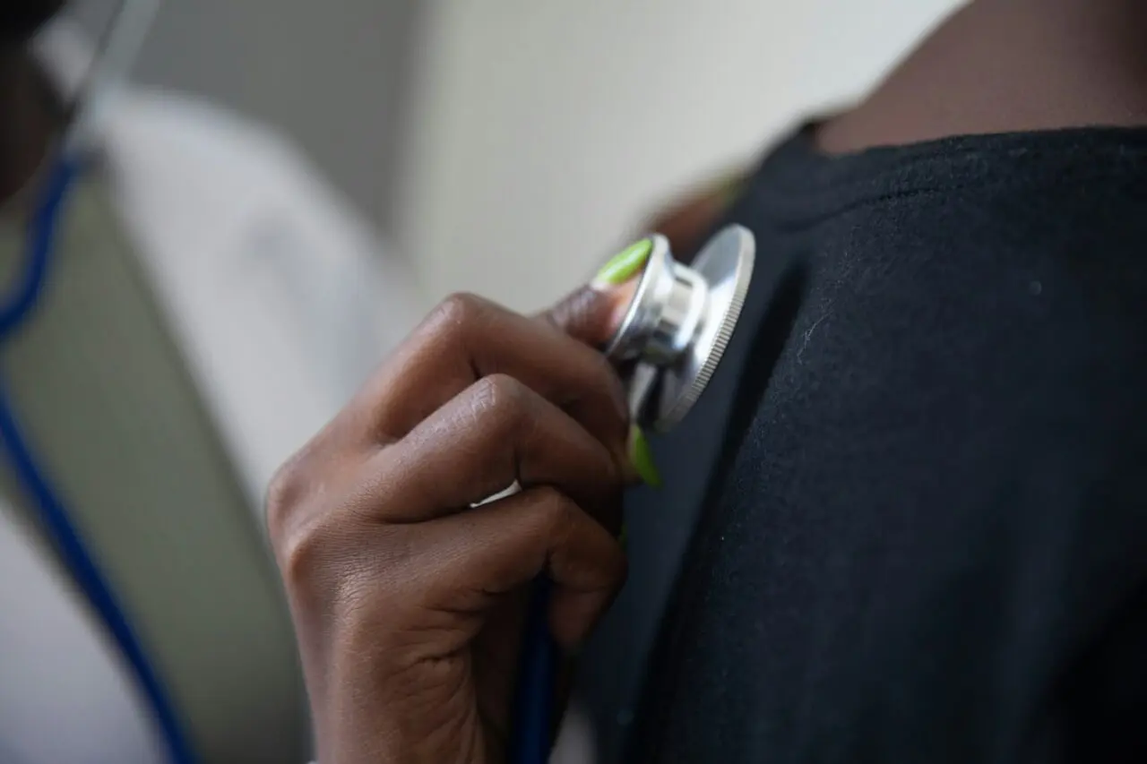 ganhar-dinheiro-vendendo-planos-de-saúde-o-guia-para-mães-empreendedoras