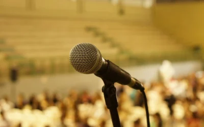 Alexandre Amigão, CEO da Amigão Saúde Corretora de Seguros, palestra sobre superação e empreendedorismo em evento beneficente