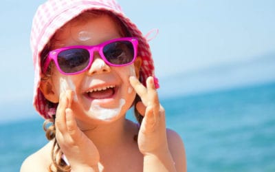 Protetor solar para crianças: saiba como escolher e como usar