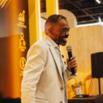 Te vejo lá no topo na bienal: a história de superação de alexandre amigão